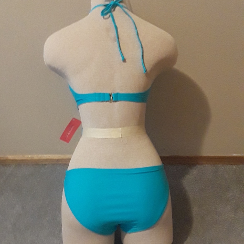 Bathing suits - Picture 3 of 3